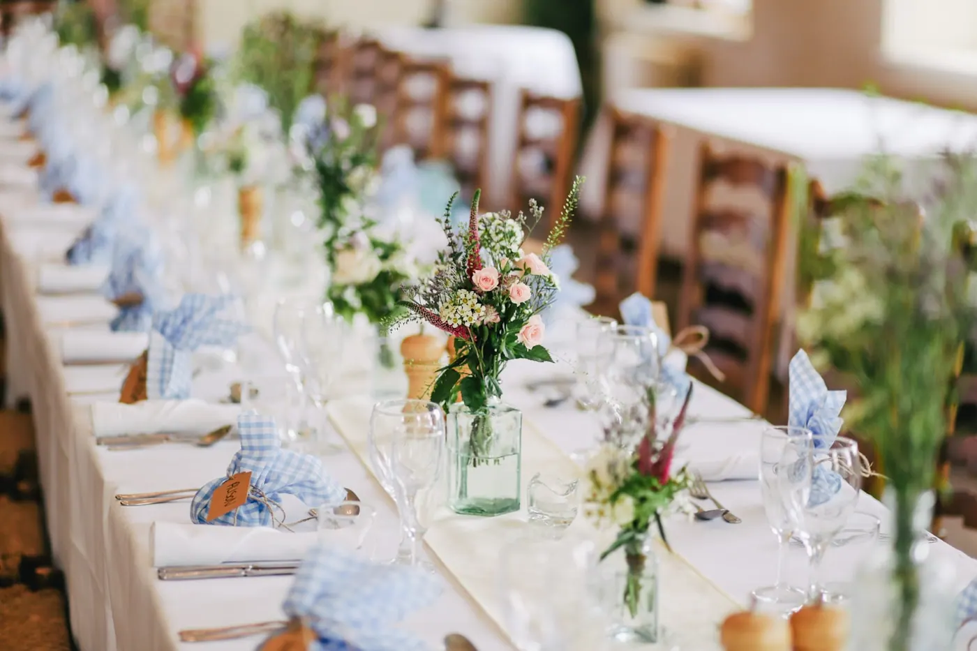 Wedding reception table setting